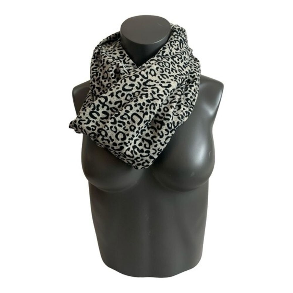 Women’s Neck Warmer Wrap Black Grey Cheetah Print Knit Scarf Eco-Friendly - Picture 3 of 6